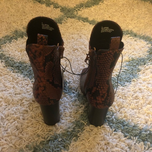 Express Booties - Picture 2 of 6